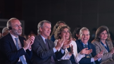 Feijóo califica a Sánchez en un foro con conservadores europeos y latinoamericanos de "presidente autoritario"