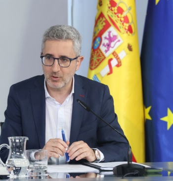 La AIReF tumba el optimismo del Gobierno con la deuda pública: superará [...]
