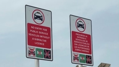 Gibraltar multa por primera vez a un taxi español por prestar servicio en el Peñón