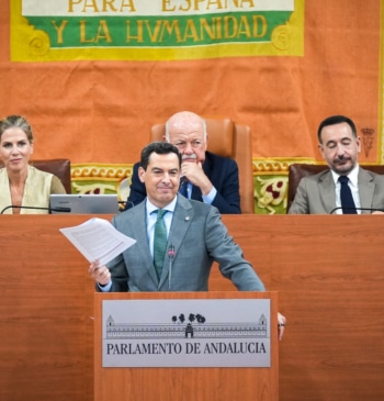 Moreno promete ser "fiel" a la vía andaluza del diálogo tras pactar [...]