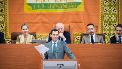 Moreno promete ser "fiel" a la vía andaluza del diálogo tras pactar con Vox: "Espero una legislatura larga y fructífera"