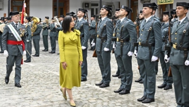 Sánchez quiere aplicar el manual de resistencia a la Guardia Civil