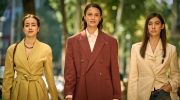 'La vida Barcelona' podría convertirse en la nueva 'Emily en París' con su directora original y un reparto internacional que reúne a actores como Holly Mae Brood, Priscilla Delgado y Martiño Rivas