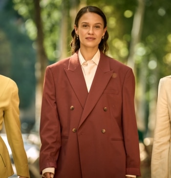 'La vida Barcelona' podría convertirse en la nueva 'Emily en París' con su directora original y un reparto internacional que reúne a actores como Holly Mae Brood, Priscilla Delgado y Martiño Rivas