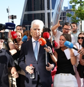 El expresidente de la SEPI admite que se reunió con Globalia antes [...]