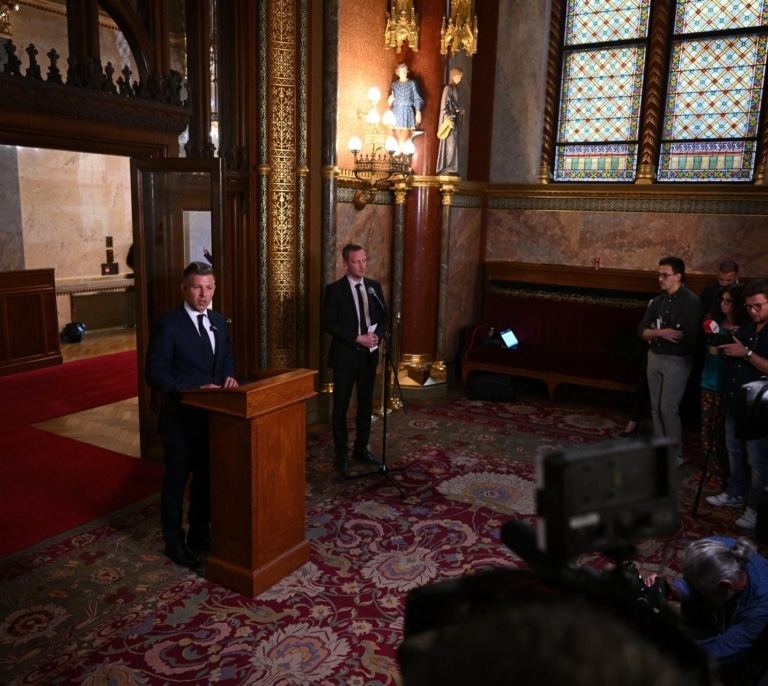 El primer ministro húngaro desmonta de forma radical el régimen de Orbán: no perdona ni al presidente