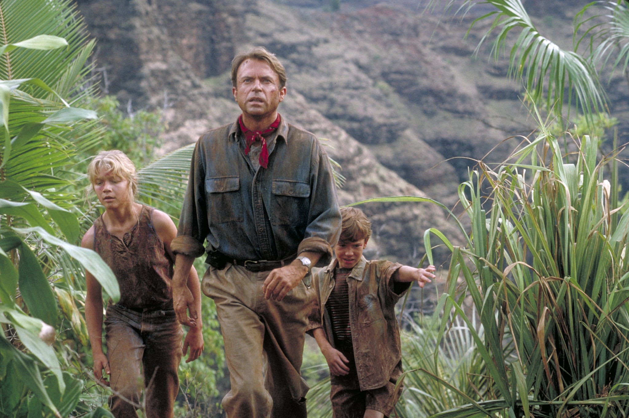 Ariana Richards y Joseph Mazzello (Lex y Tim en 'Jurassic Park') junto a Sam Neill