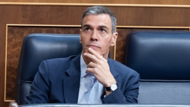 PSOE y Sumar se dejan 39 escaños en sus tres años de Gobierno y PP y Vox siguen por encima de los 200 diputados en las encuestas