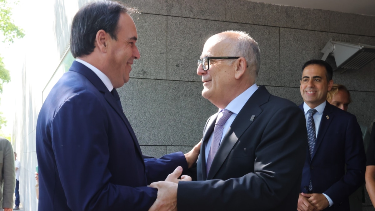 Pérez Llorca impulsa la gratuidad universitaria y una nueva Ley de Ciencia para blindar la investigación en la Comunitat
