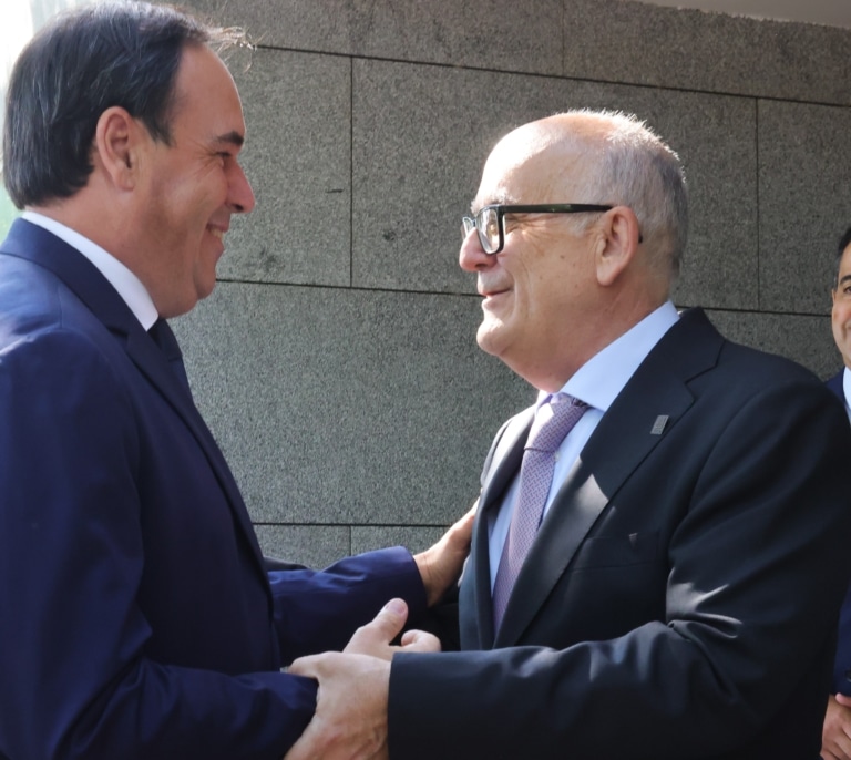 Pérez Llorca impulsa la gratuidad universitaria y una nueva Ley de Ciencia para blindar la investigación en la Comunitat
