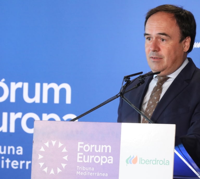 Pérez Llorca anuncia una inversión de urgencia para climatizar los colegios valencianos antes del nuevo curso