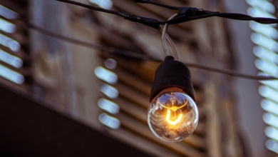 Precio de la luz hoy, 2 de julio de 2026: errores que aumentan el gasto en los meses de calor