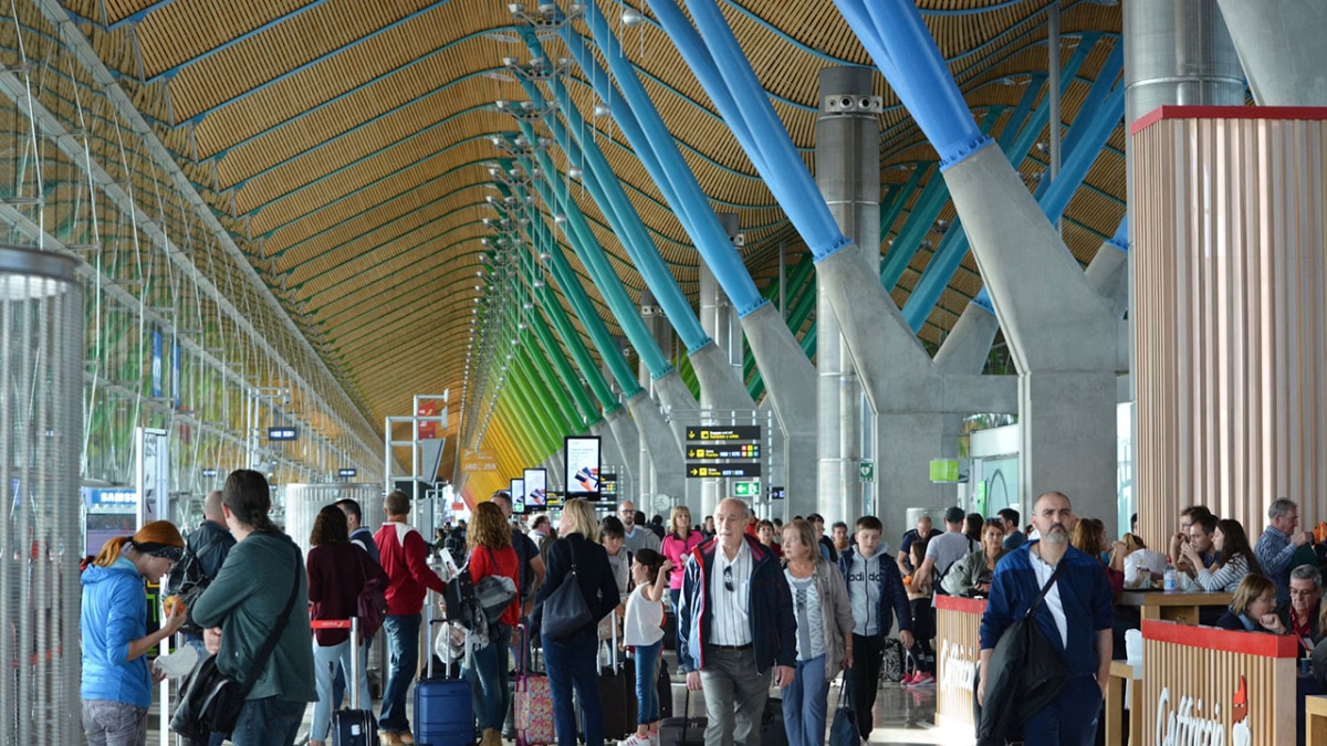 Vuelo retrasado por huelga: cuándo es posible reclamar