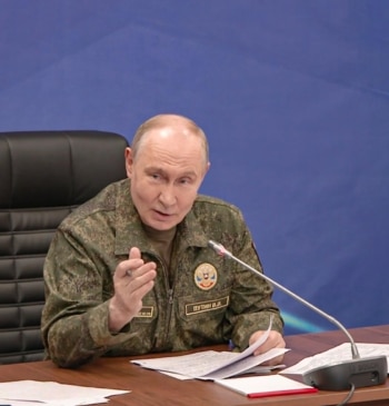 La UE y Reino Unido sancionan al espionaje ruso por una campaña [...]