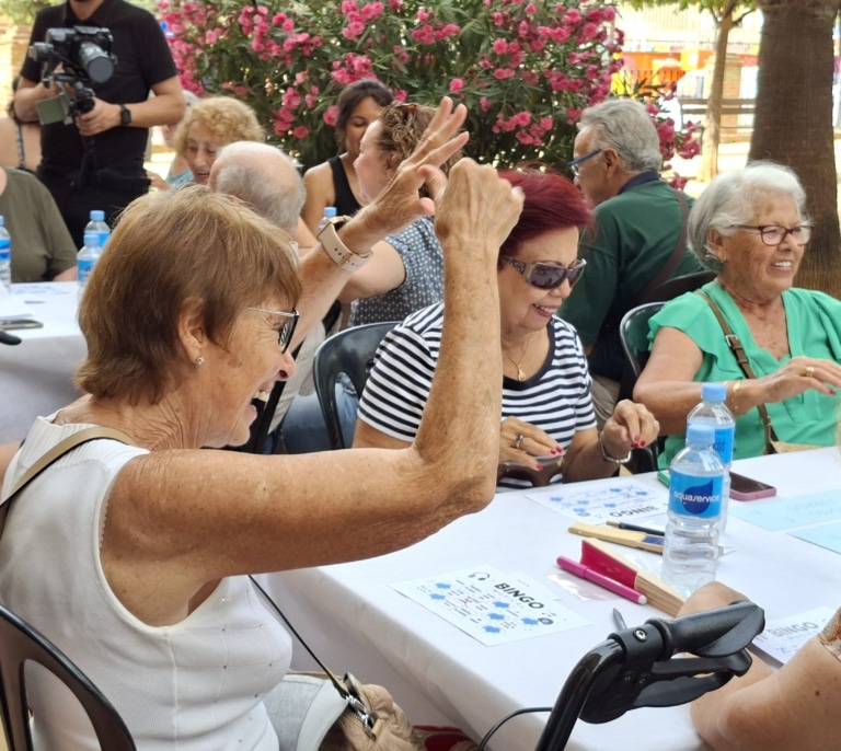 Más allá de los cuidados: la labor de Clece frente a la soledad no deseada