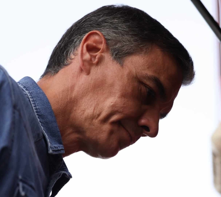 Sánchez cierra el peor curso de su mandato antes de las generales con las encuestas negándole la reelección