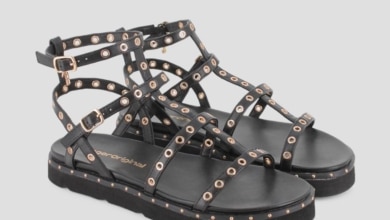 Vuelven las sandalias romanas con más personalidad y que favorecen a todas en verano: ¡por menos de 40€!