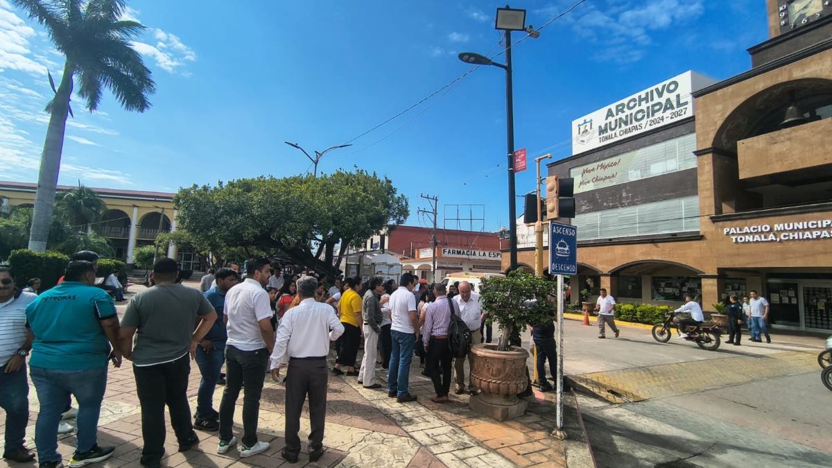 Un terremoto de magnitud 7,4 sacude el sur de México y provoca una alerta de tsunami