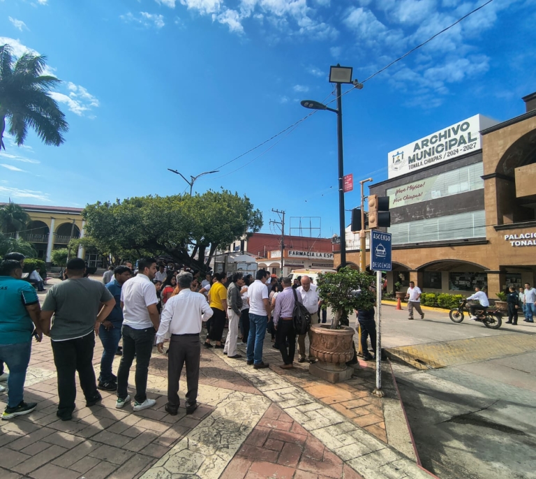 Un seísmo de magnitud 7,4 golpea el sur de México cerca de la frontera con Guatemala