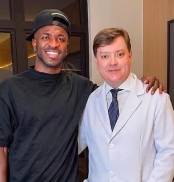 Imagen de Vinicius con su nuevo "look"