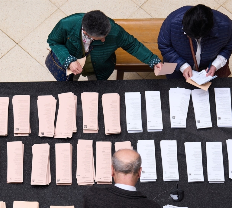 A qué partido beneficia el voto de los españoles no residentes en las elecciones