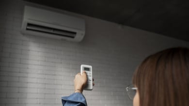 El error al usar el aire acondicionado por la noche que te está costando dinero en la factura de la luz