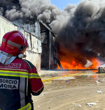 Riesgo por nube tóxica en 4 municipios de Zamora por el incendio [...]