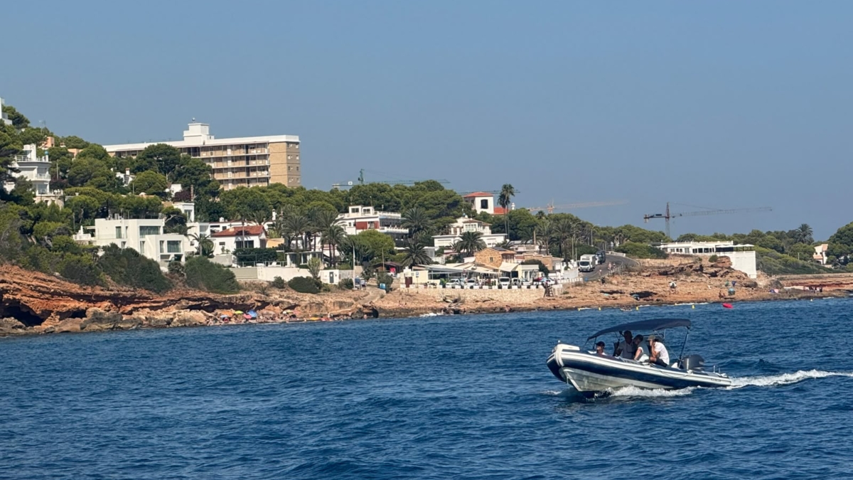 La vigilancia de la Generalitat reduce el impacto de las embarcaciones sobre la posidonia en la costa valenciana