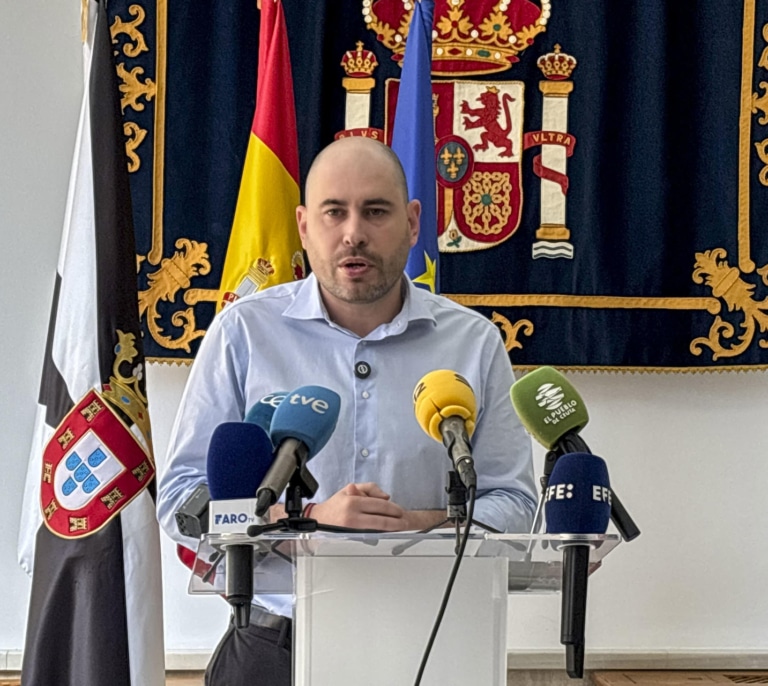 La Delegación del Gobierno en Ceuta rebate a Robles y niega haber recibido avisos sobre la entrada masiva