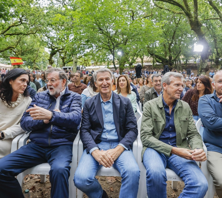 "Alguien miente, y yo creo que mienten todos": Feijóo exige la comparecencia de la directora del CNI