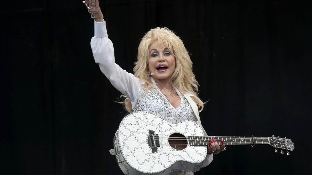 Muere a los 80 años Dolly Parton, la leyenda hecha a sí misma que universalizó la música country