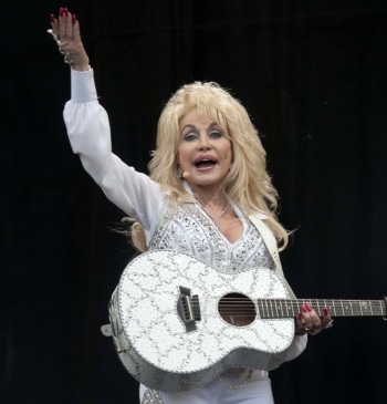 Muere a los 80 años Dolly Parton, la leyenda hecha a sí [...]