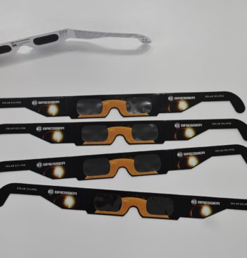 Comprueba que tus gafas para ver el eclipse no sean de estos [...]