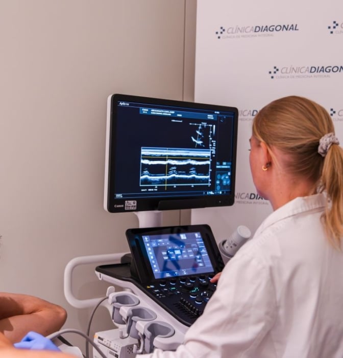 Pep Busquets pasa las pruebas médicas en Clínica Diagonal antes de iniciar [...]