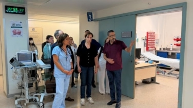 Mónica García recurre a Quirónsalud en Ceuta para prestar servicios médicos mientras lo critica en Madrid