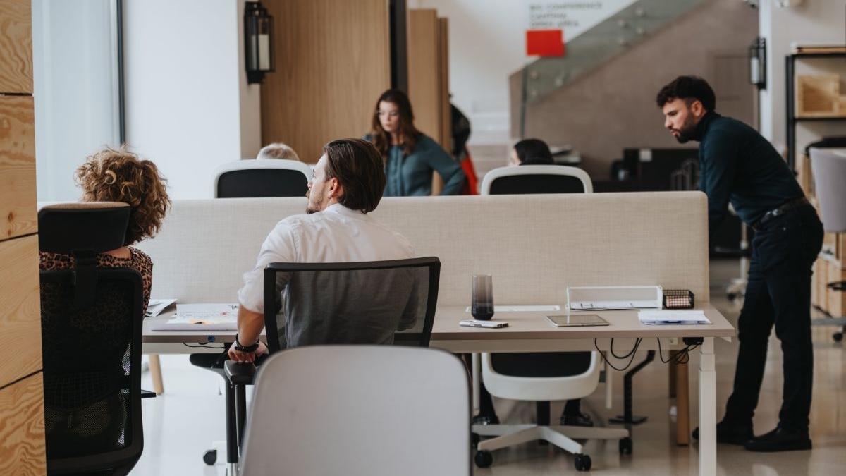 El 23,4% de los asalariados con bajo nivel formativo accede al empleo con un contrato temporal
