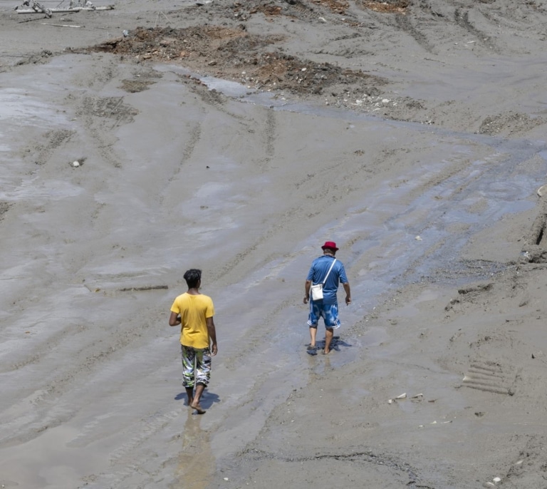 Localizado con vida un español en Nepal dos días después de las inundaciones