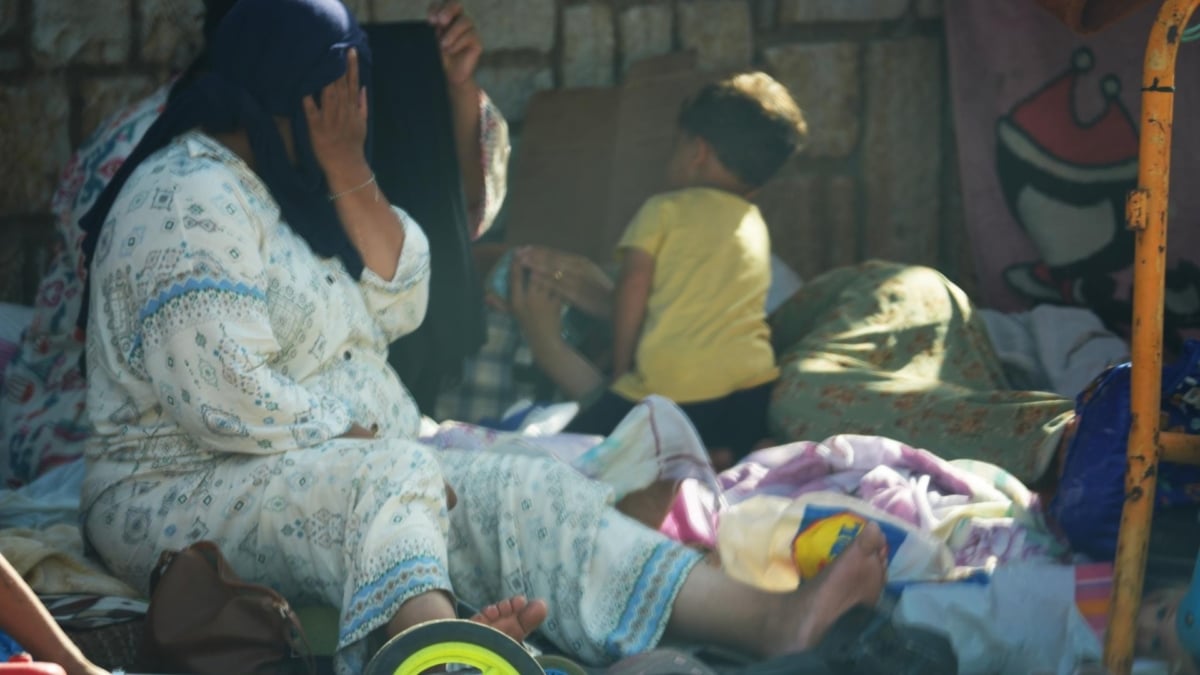 Campamento vecinal levantado por los vecinos de Ceuta para mujeres y niños