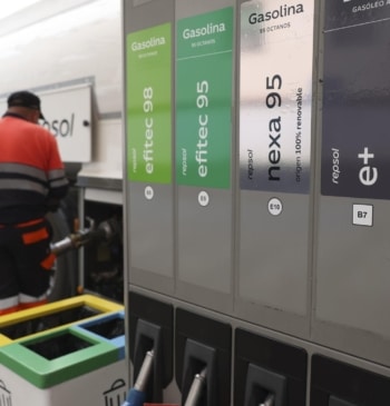 Llenar el depósito ya supera los 100 euros en plena operación de [...]