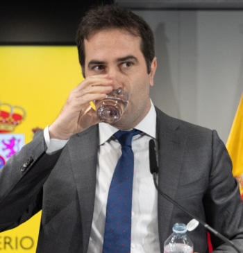 Carlos Cuerpo, un vicepresidente en 'misión de rescate' del Gobierno en Ceuta