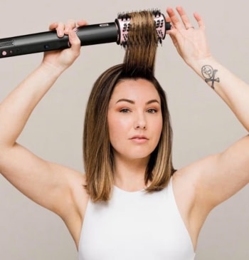 Ondas, rizos o alisado perfecto: consigue los mejores peinados del verano con [...]
