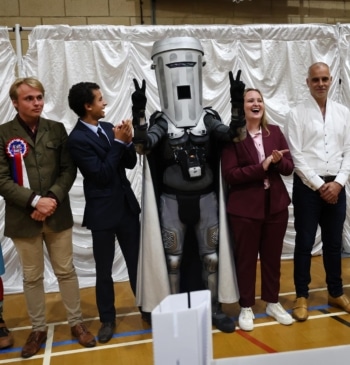 Farage recupera su escaño en Clacton pero el Conde Cara de Basura [...]