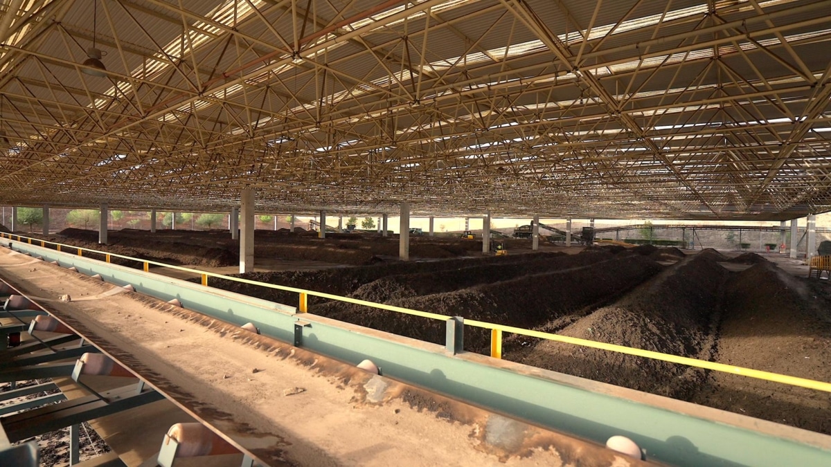Madrid convierte los lodos de sus depuradoras en abono orgánico para revitalizar el campo