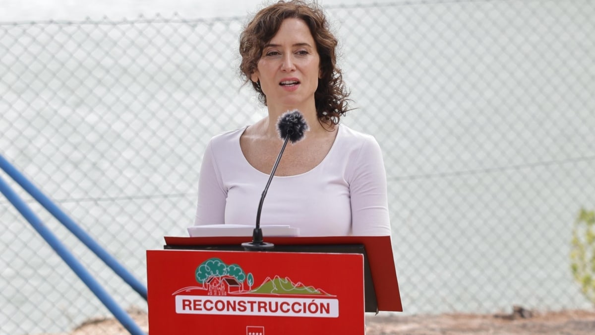 Ayuso anuncia ayudas de hasta 3 millones para empresas afectadas por los incendios en la Sierra Oeste