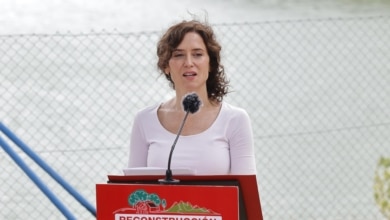 Ayuso anuncia ayudas de hasta 3 millones para empresas afectadas por los incendios en la Sierra Oeste