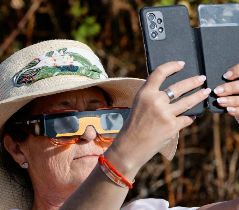 Más de 530 personas atendidas tras el eclipse solar en España, la mayoría por dolencias oculares leves
