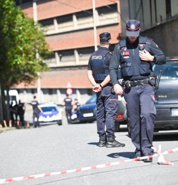 Nueve agentes de la Ertzaintza heridos y 14 detenidos tras varios altercados [...]