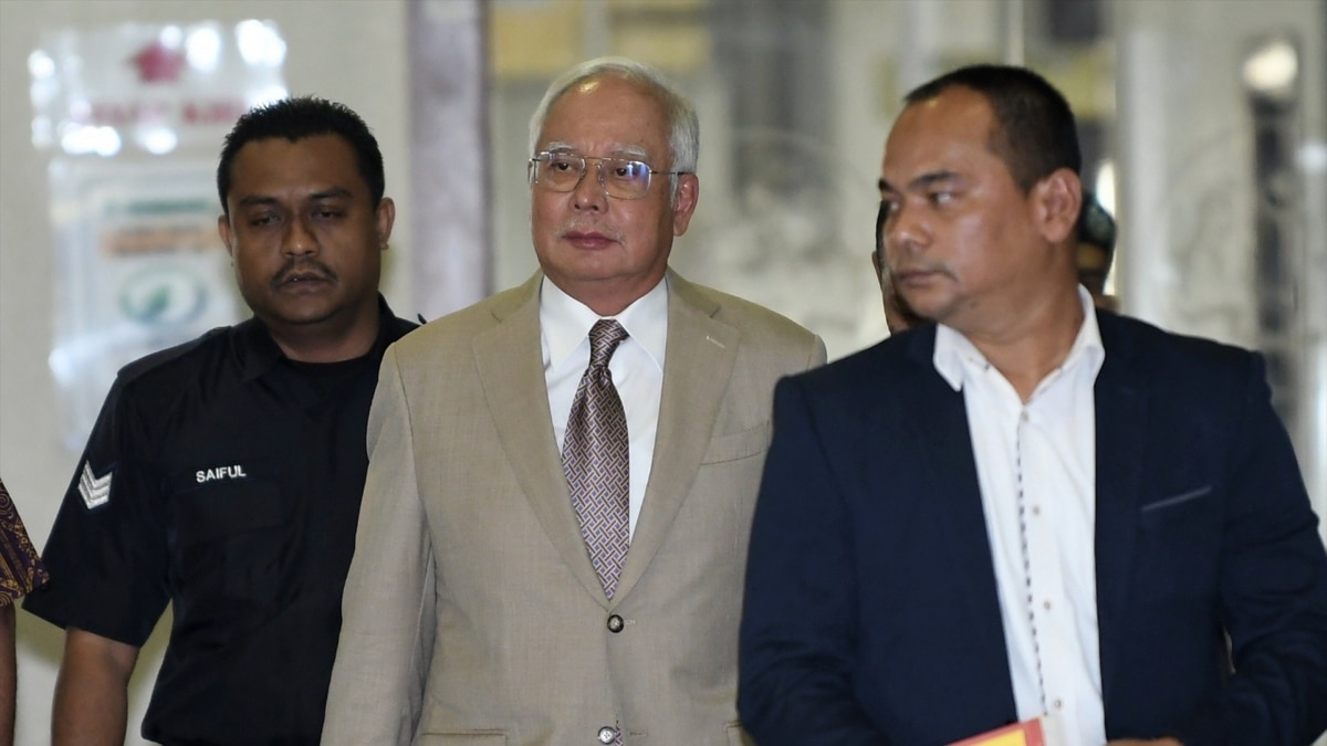 El exprimer ministro malasio, Najib Razak, a su llegada al juicio en Kuala Lumpur