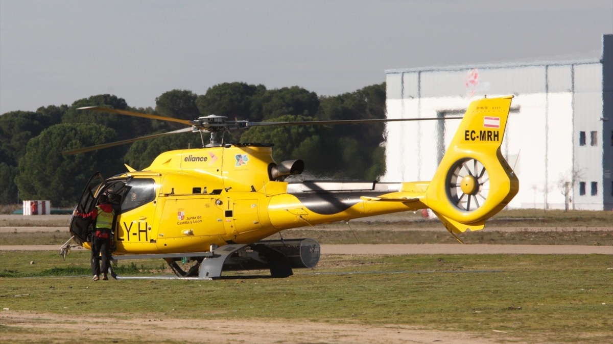 Un helicóptero del grupo de Rescate de la Junta de Castilla y León.