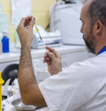 Sanidad convoca a las autonomías para articular el envío urgente de vacunas [...]